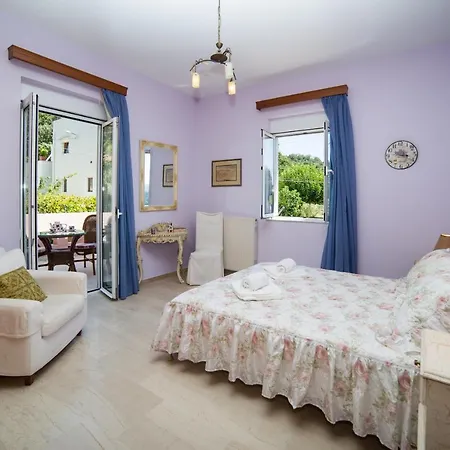 Dryades Villa *